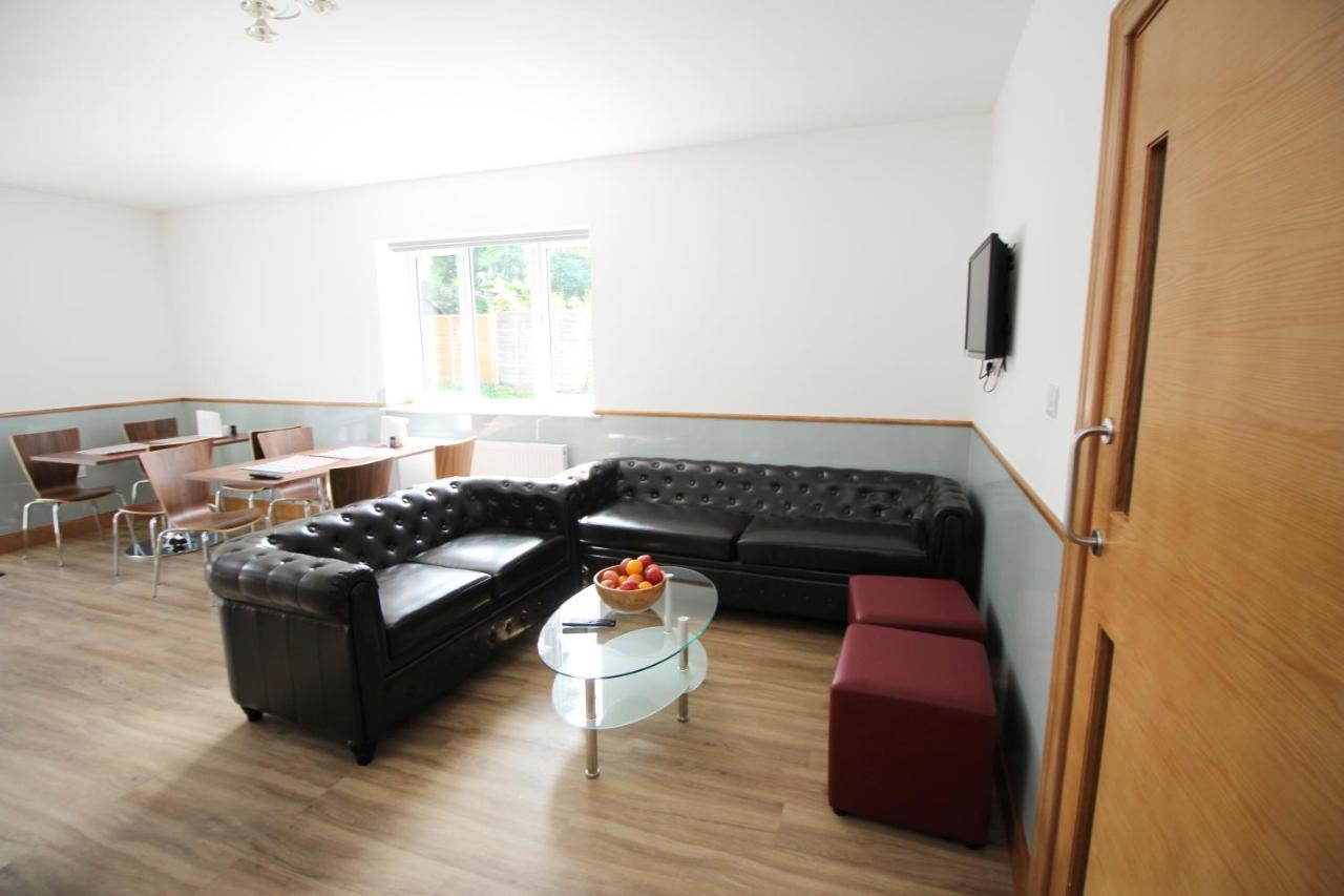 Flexistay Aparthotel Sutton Sutton  Extérieur photo