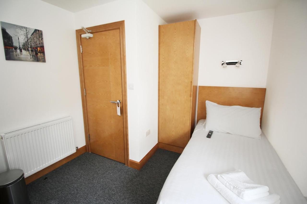 Flexistay Aparthotel Sutton Sutton  Extérieur photo