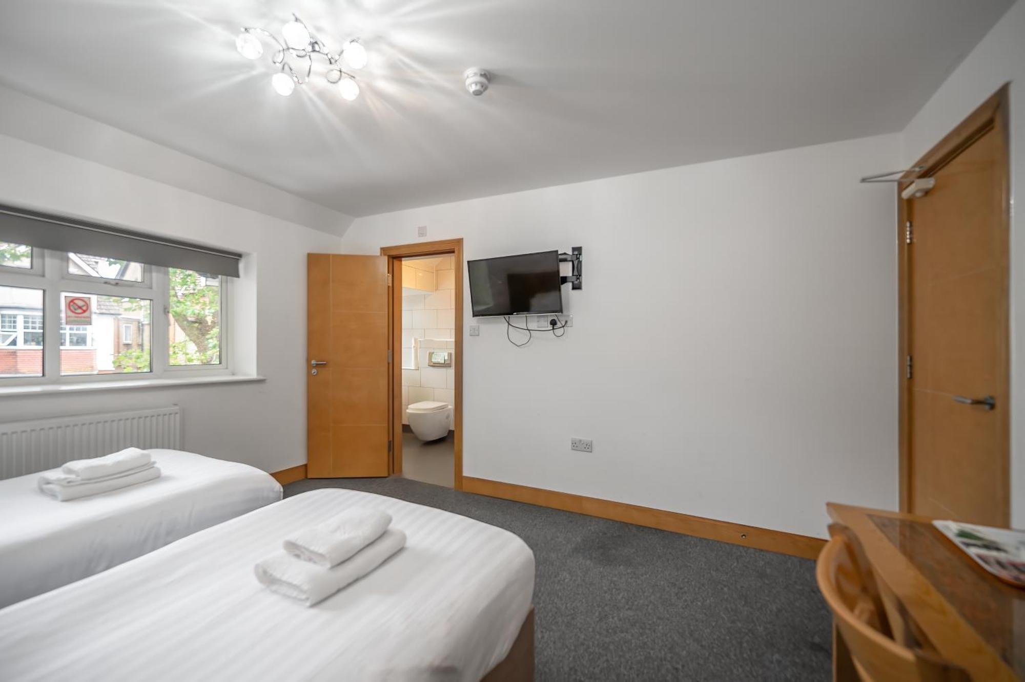 Flexistay Aparthotel Sutton Sutton  Extérieur photo