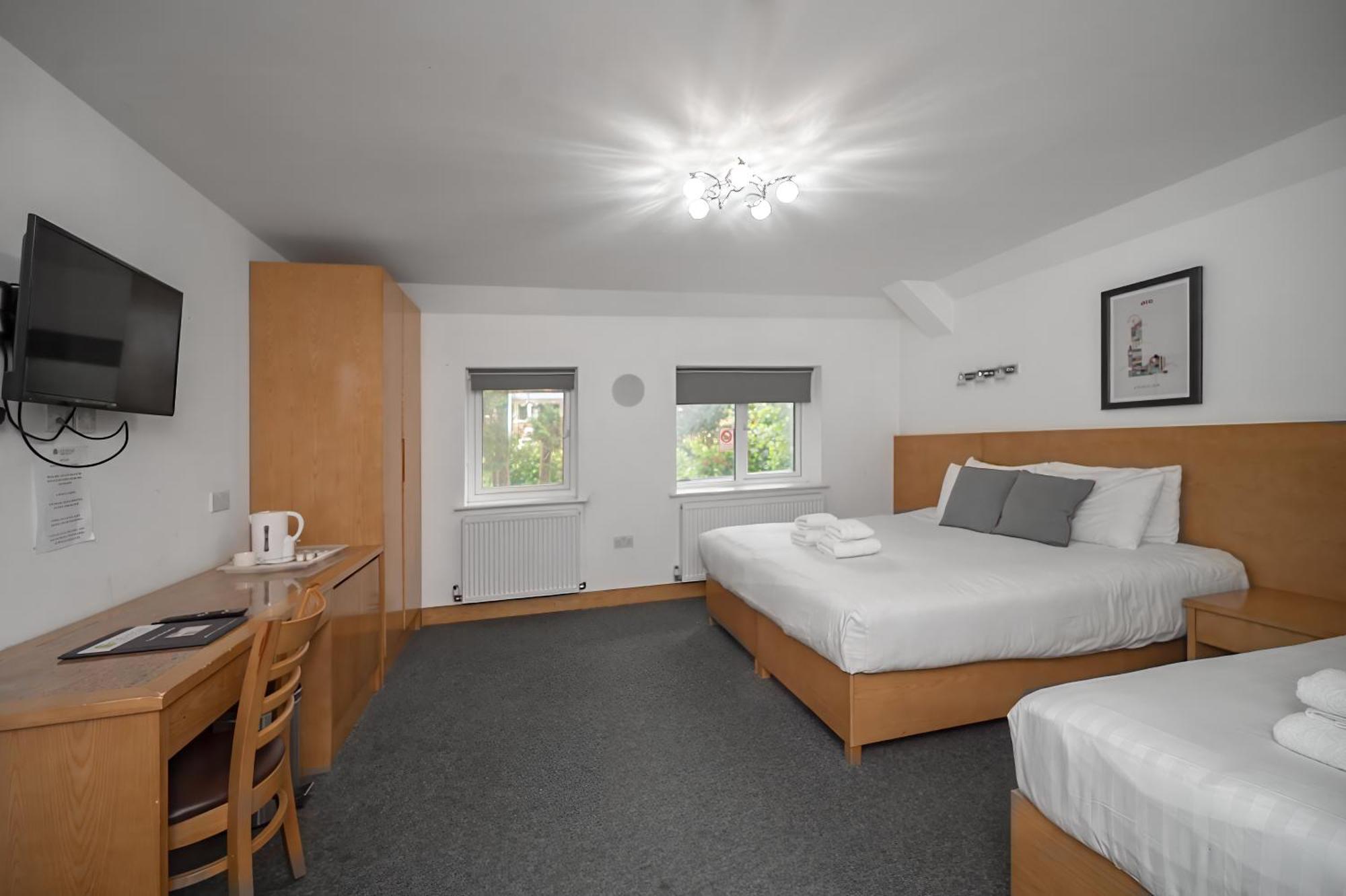 Flexistay Aparthotel Sutton Sutton  Extérieur photo