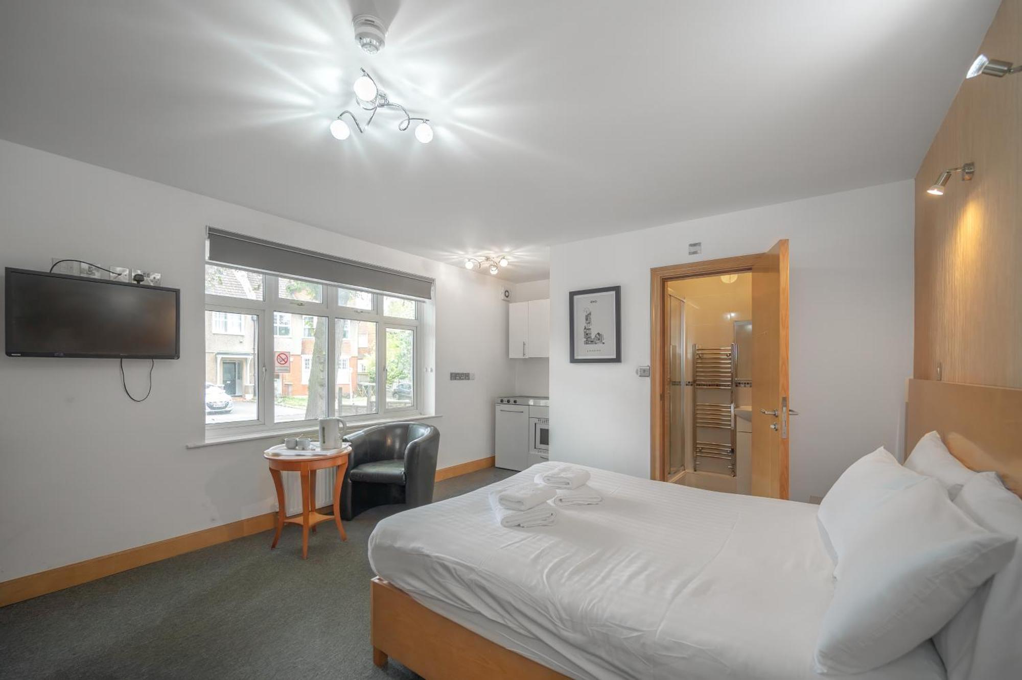 Flexistay Aparthotel Sutton Sutton  Extérieur photo