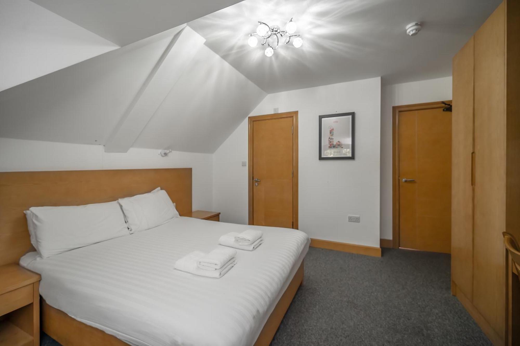 Flexistay Aparthotel Sutton Sutton  Extérieur photo