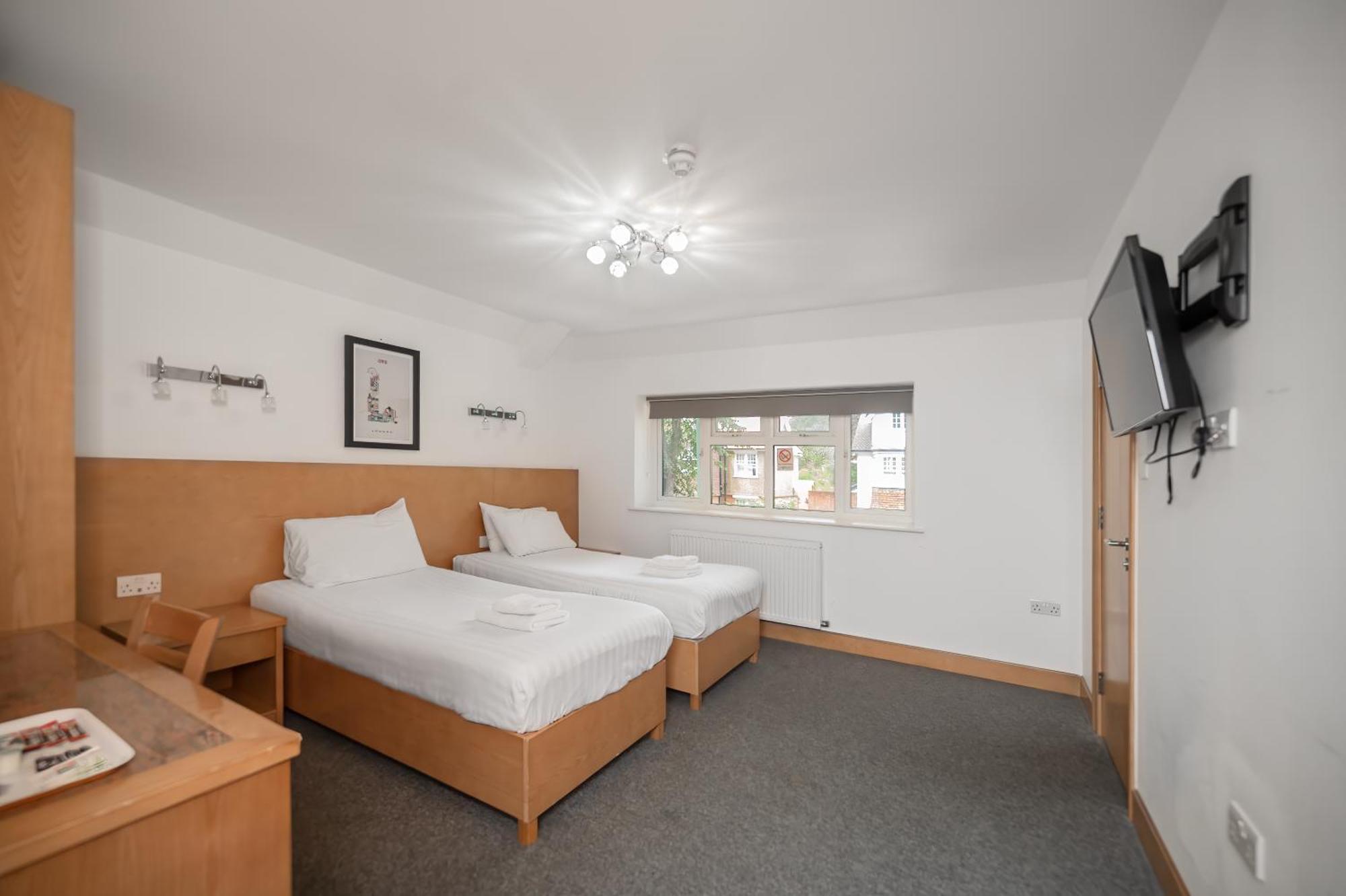 Flexistay Aparthotel Sutton Sutton  Extérieur photo