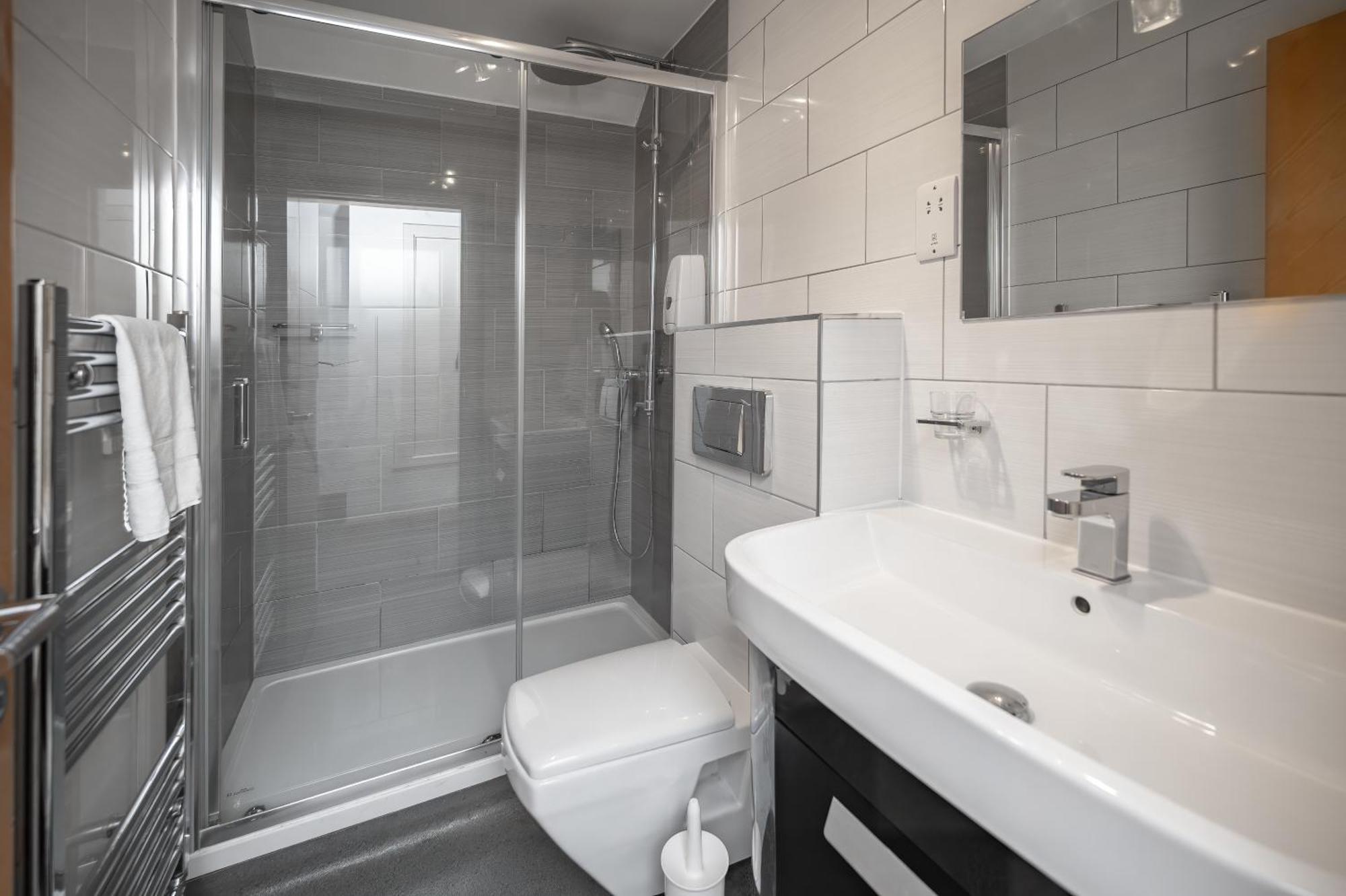 Flexistay Aparthotel Sutton Sutton  Extérieur photo