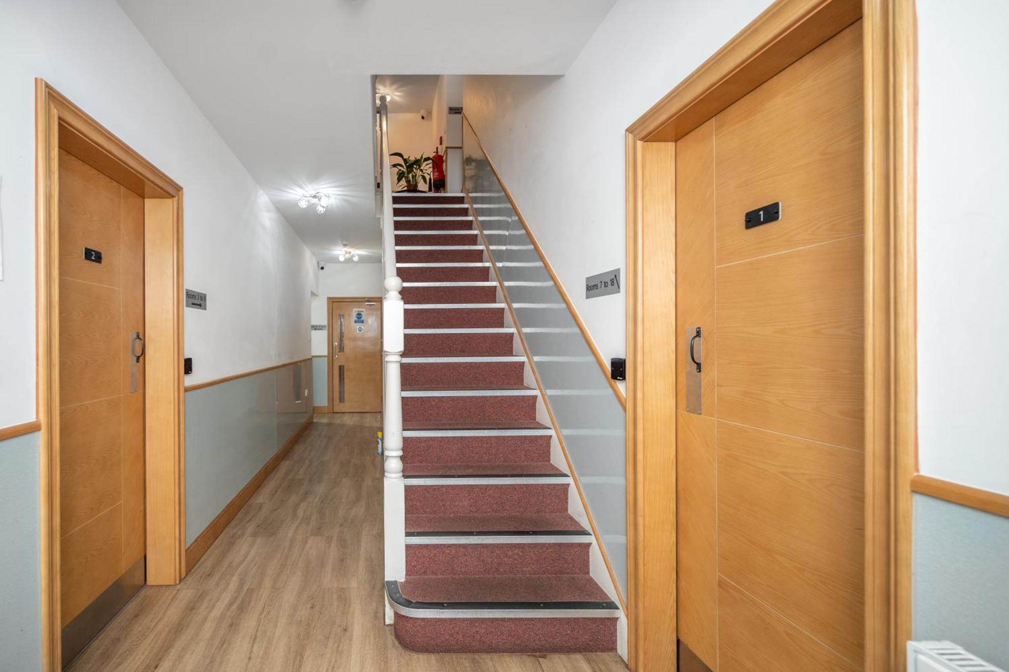 Flexistay Aparthotel Sutton Sutton  Extérieur photo