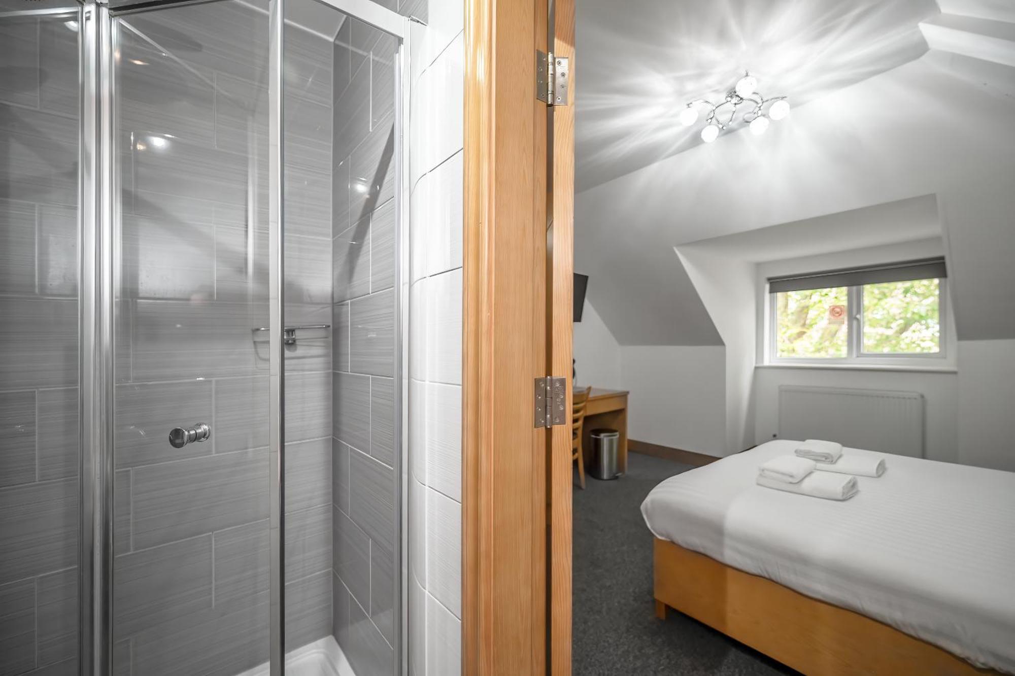 Flexistay Aparthotel Sutton Sutton  Extérieur photo