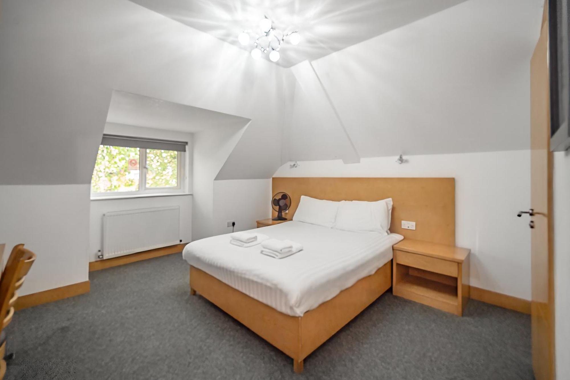 Flexistay Aparthotel Sutton Sutton  Extérieur photo
