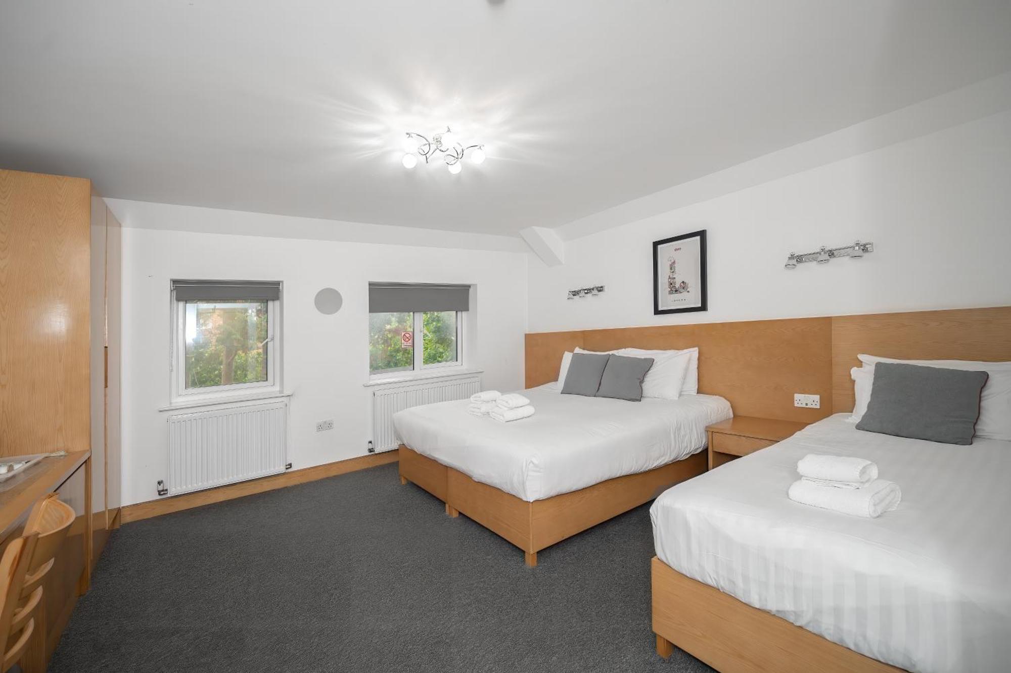 Flexistay Aparthotel Sutton Sutton  Extérieur photo