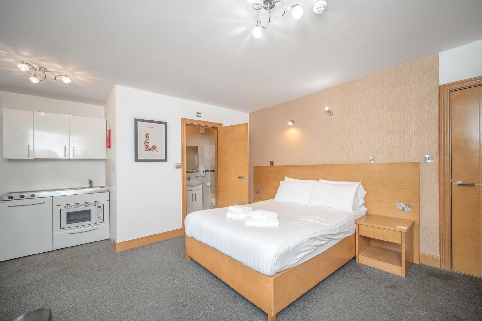 Flexistay Aparthotel Sutton Sutton  Extérieur photo