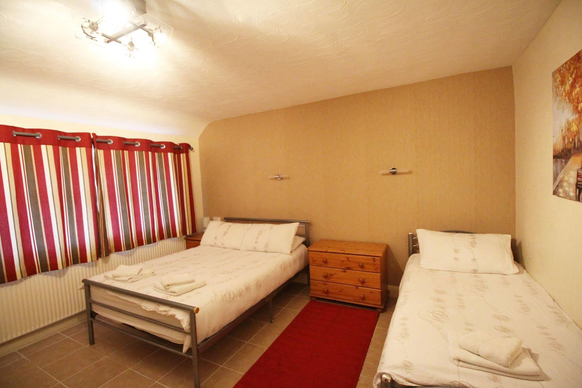 Flexistay Aparthotel Sutton Sutton  Extérieur photo