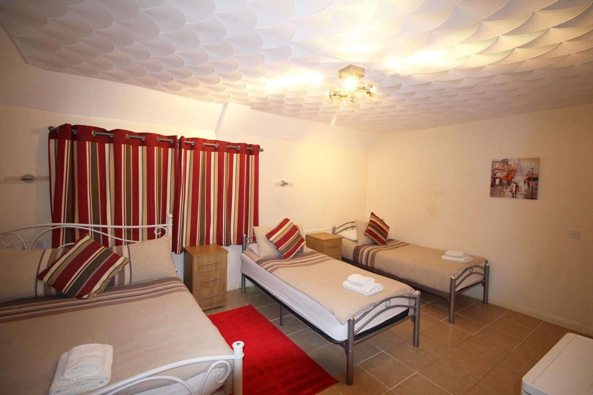 Flexistay Aparthotel Sutton Sutton  Extérieur photo